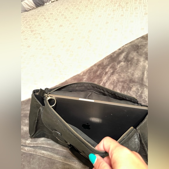 Vintage Fendi Hobo Style Leather Zip top Bag - Picture 15 of 15